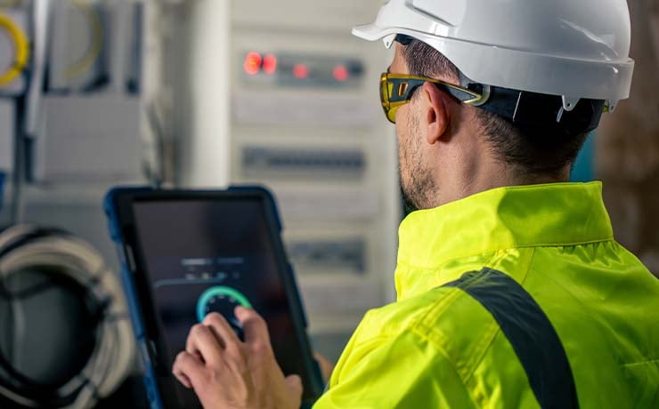 en tablet eller bærbar som holder til det hele